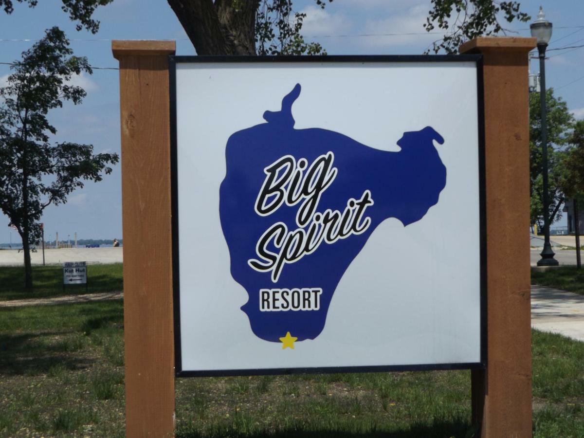 Big Spirit Resort Spirit Lake Buitenkant foto